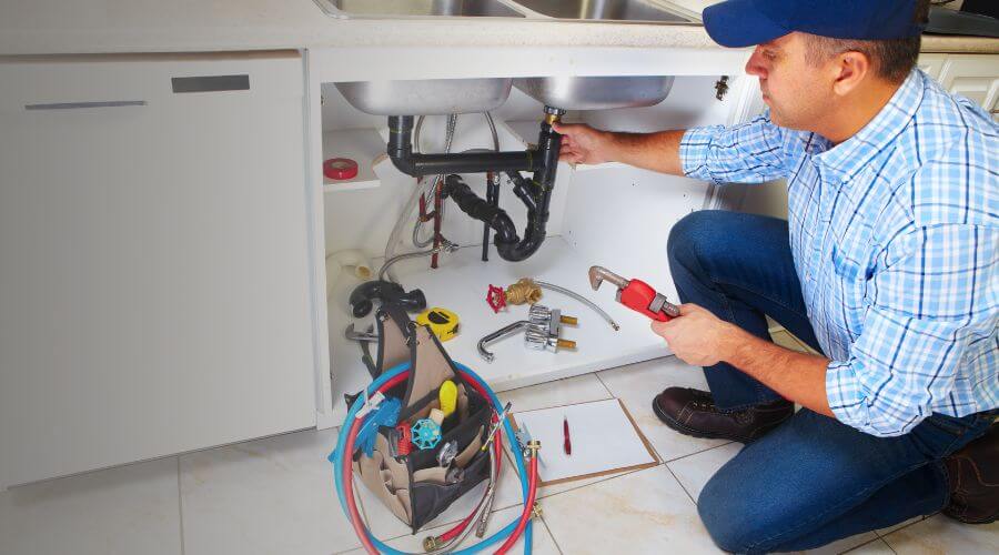 Expert burst pipe repair services in Saint Lucas, IA